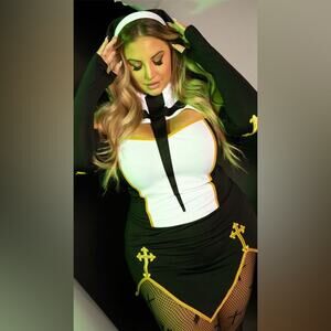 NEW Music Legs Bad Habit Nun Plus Size Halloween Costume Size 3X/4X
